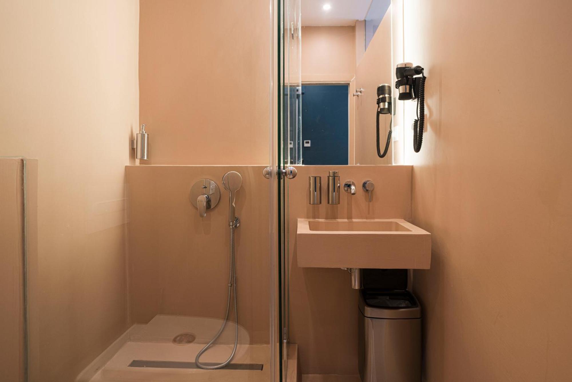 Hostal Sol Y K Барселона Екстер'єр фото