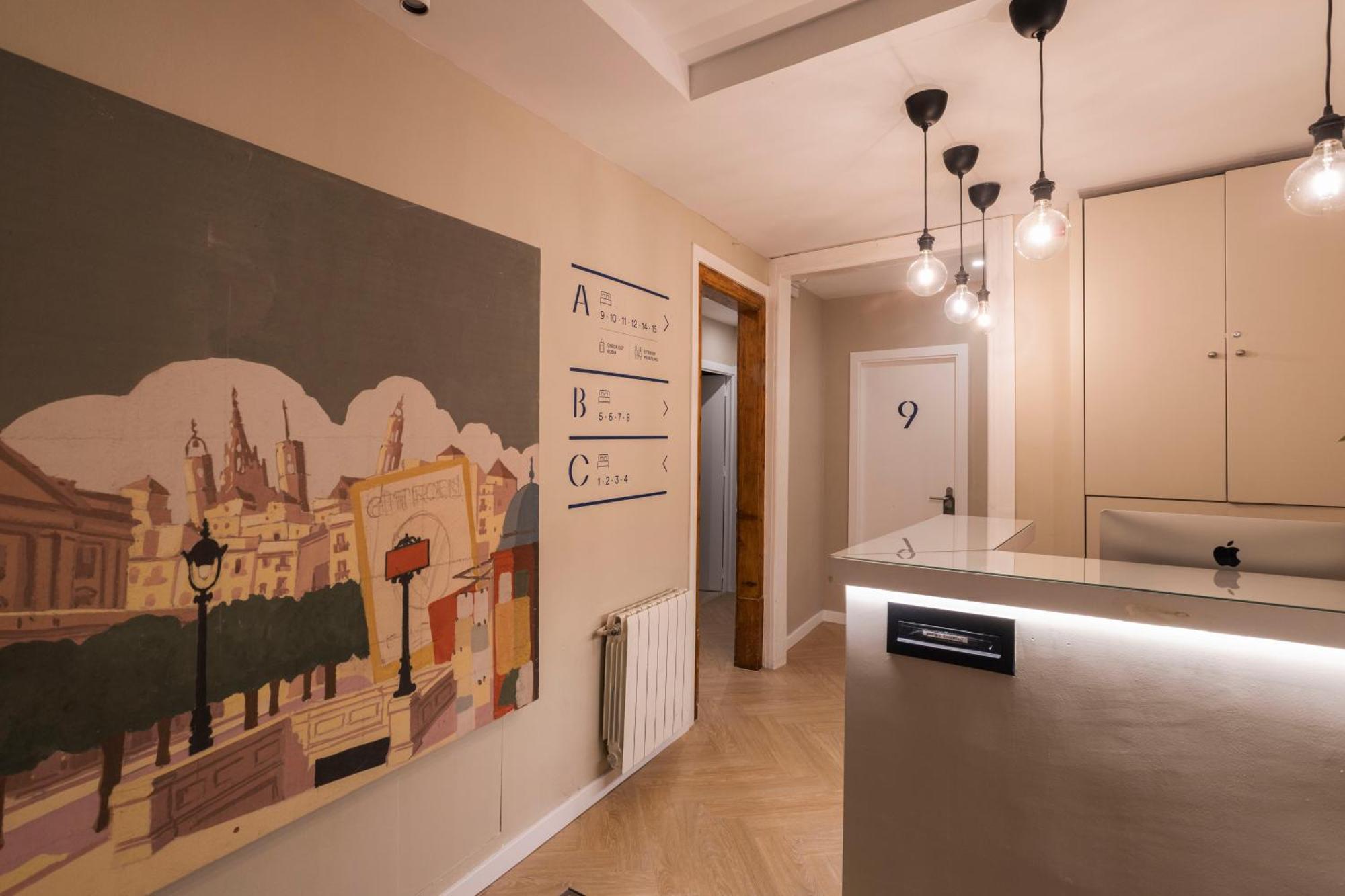 Hostal Sol Y K Барселона Екстер'єр фото