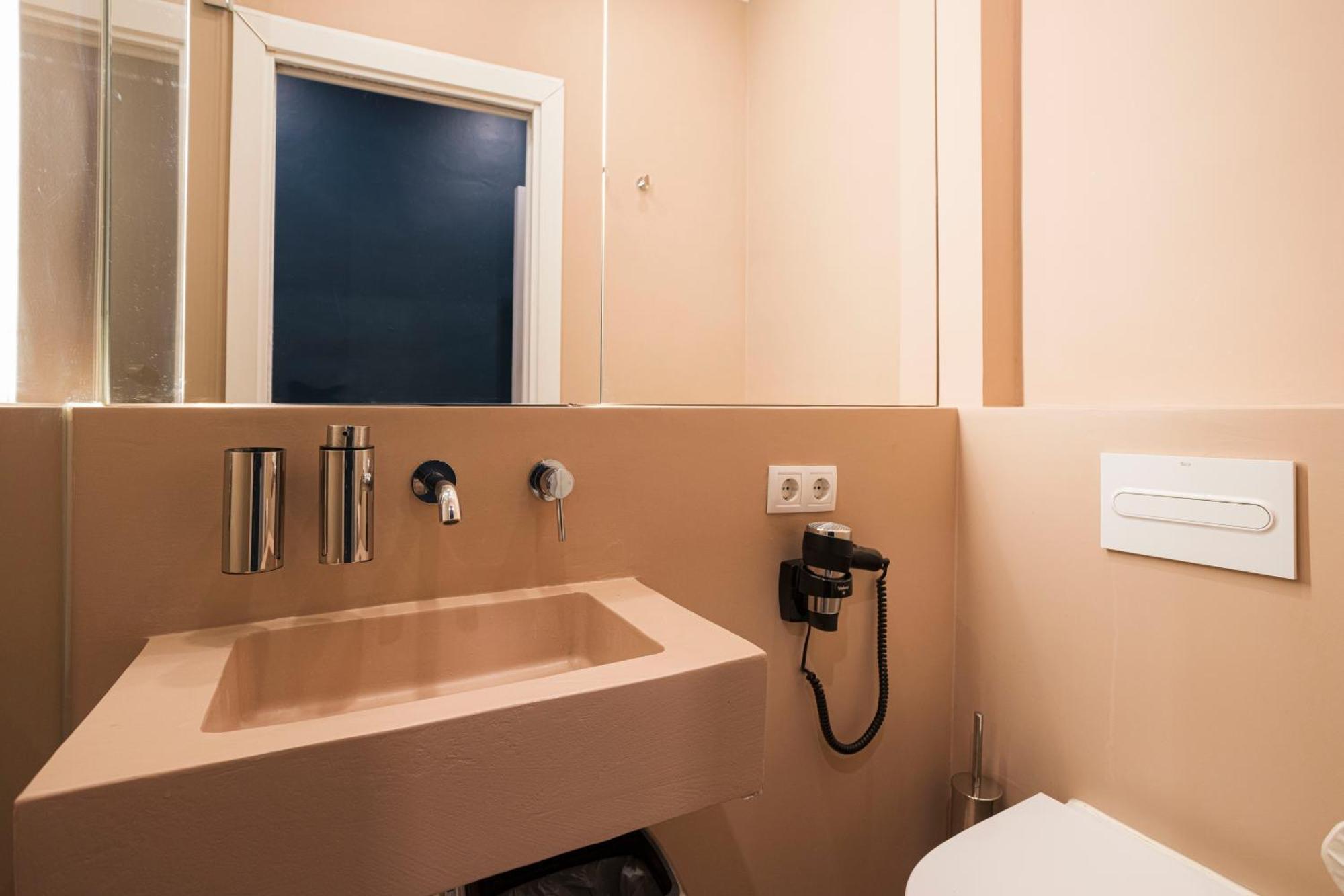 Hostal Sol Y K Барселона Екстер'єр фото